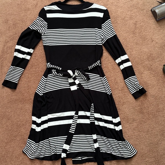 Banana Republic Wrap Dress - Picture 3 of 6